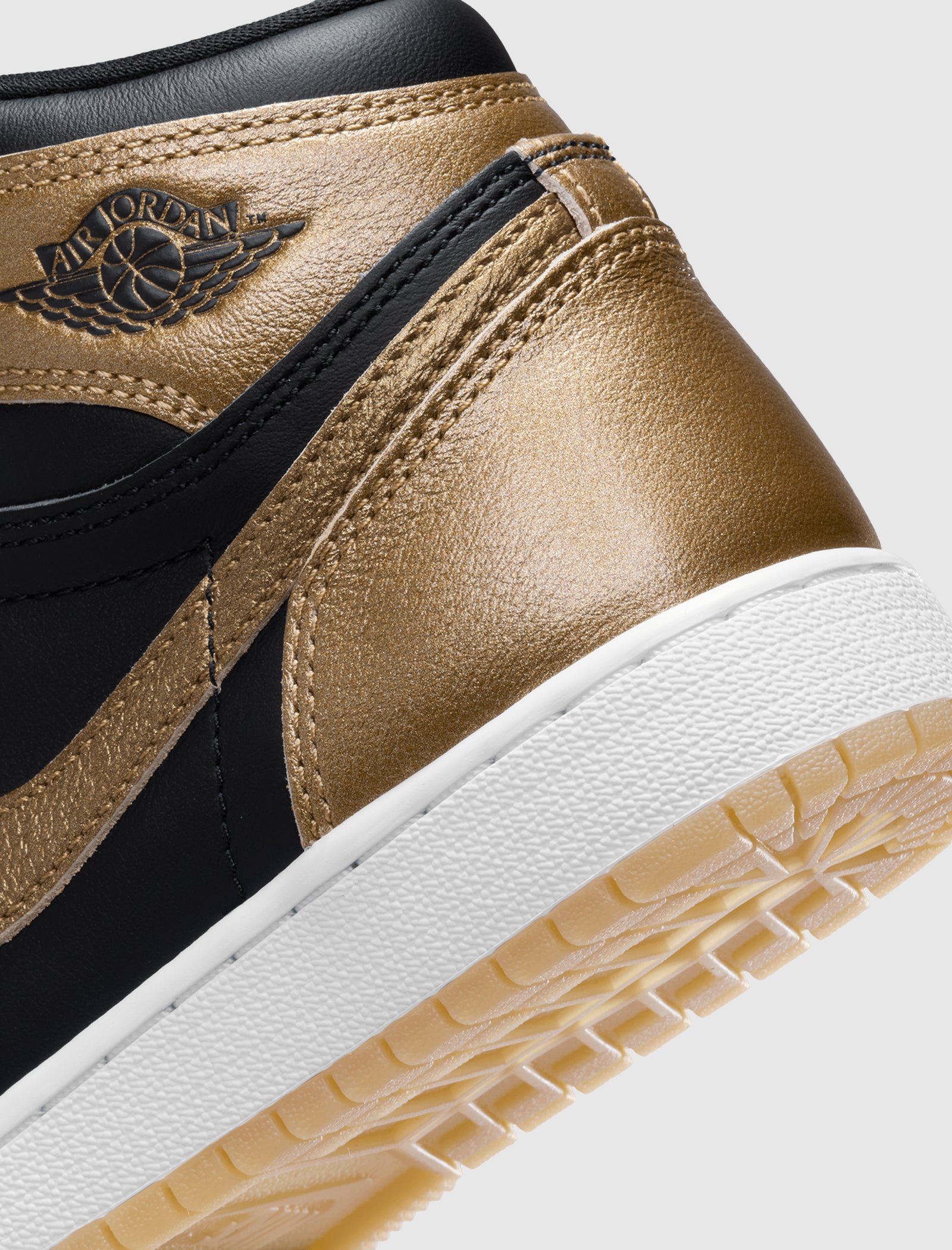 AIR JORDAN 1 RETRO HIGH OG BLACK METALLIC GOLD SAIL GS APB
