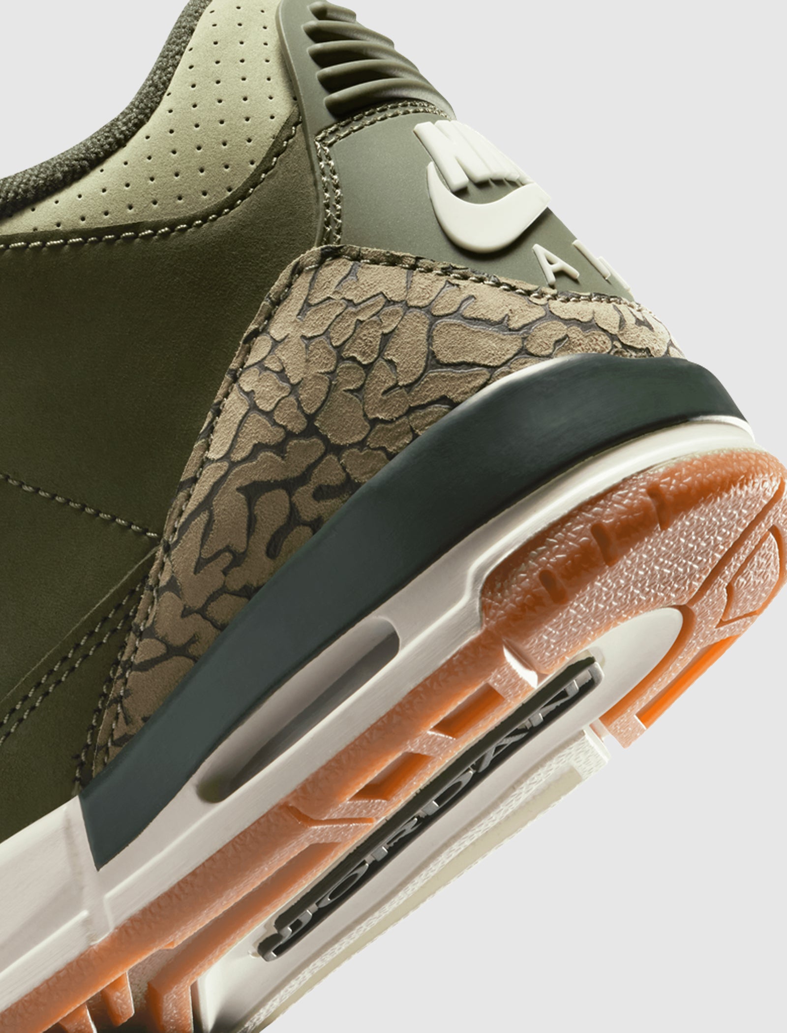 AIR JORDAN 3 RETRO