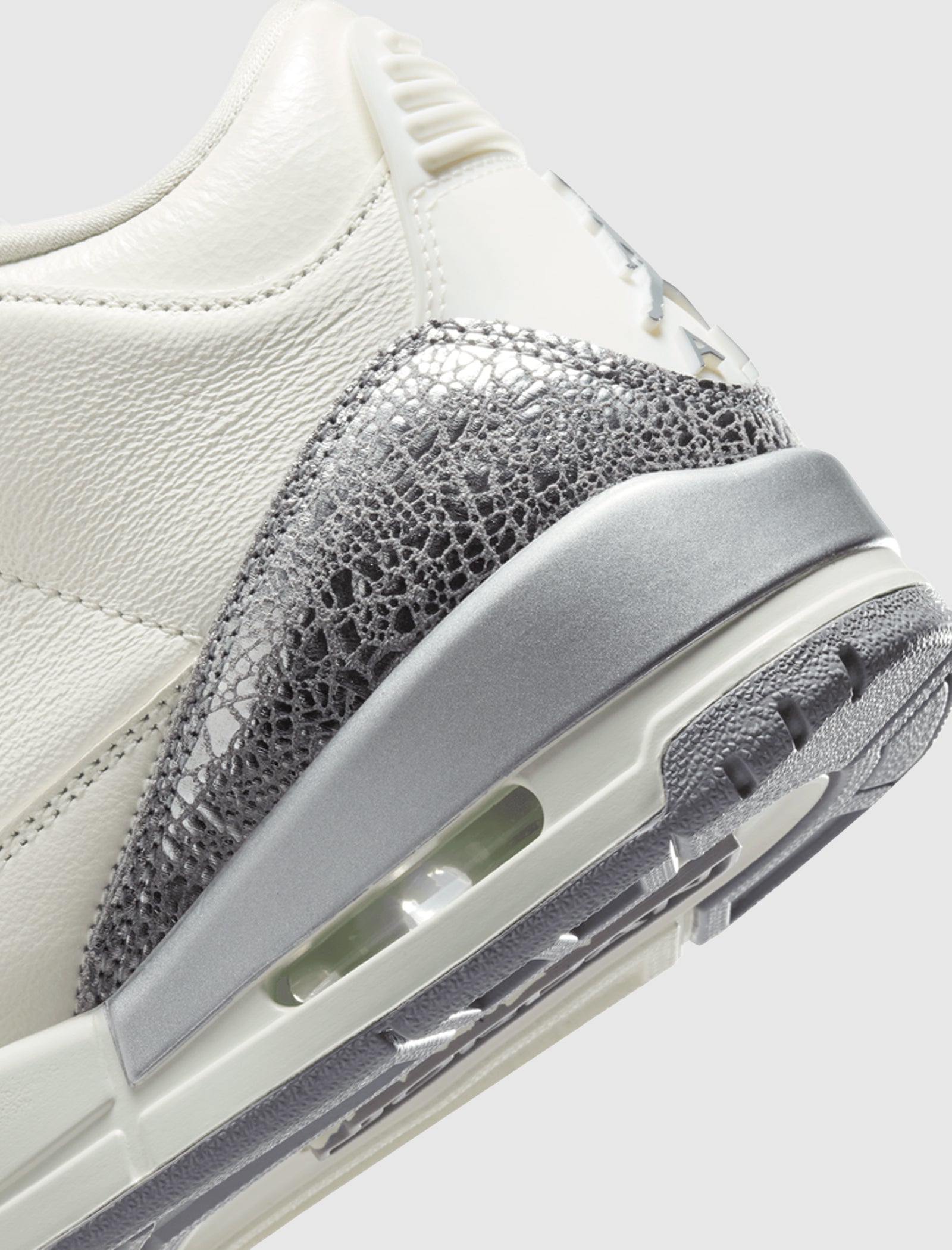 WOMEN'S AIR JORDAN 3 RETRO