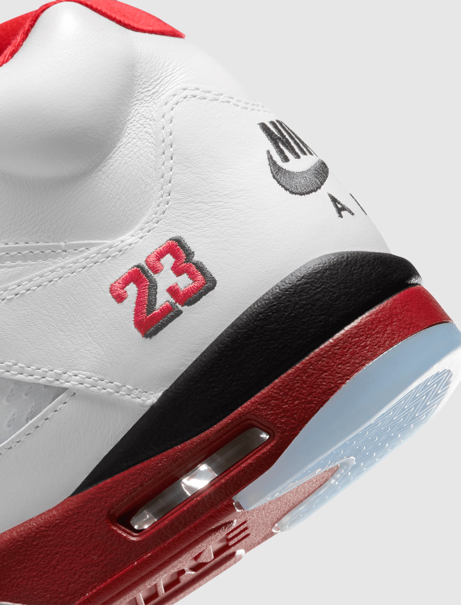 AIR JORDAN 5 RETRO
