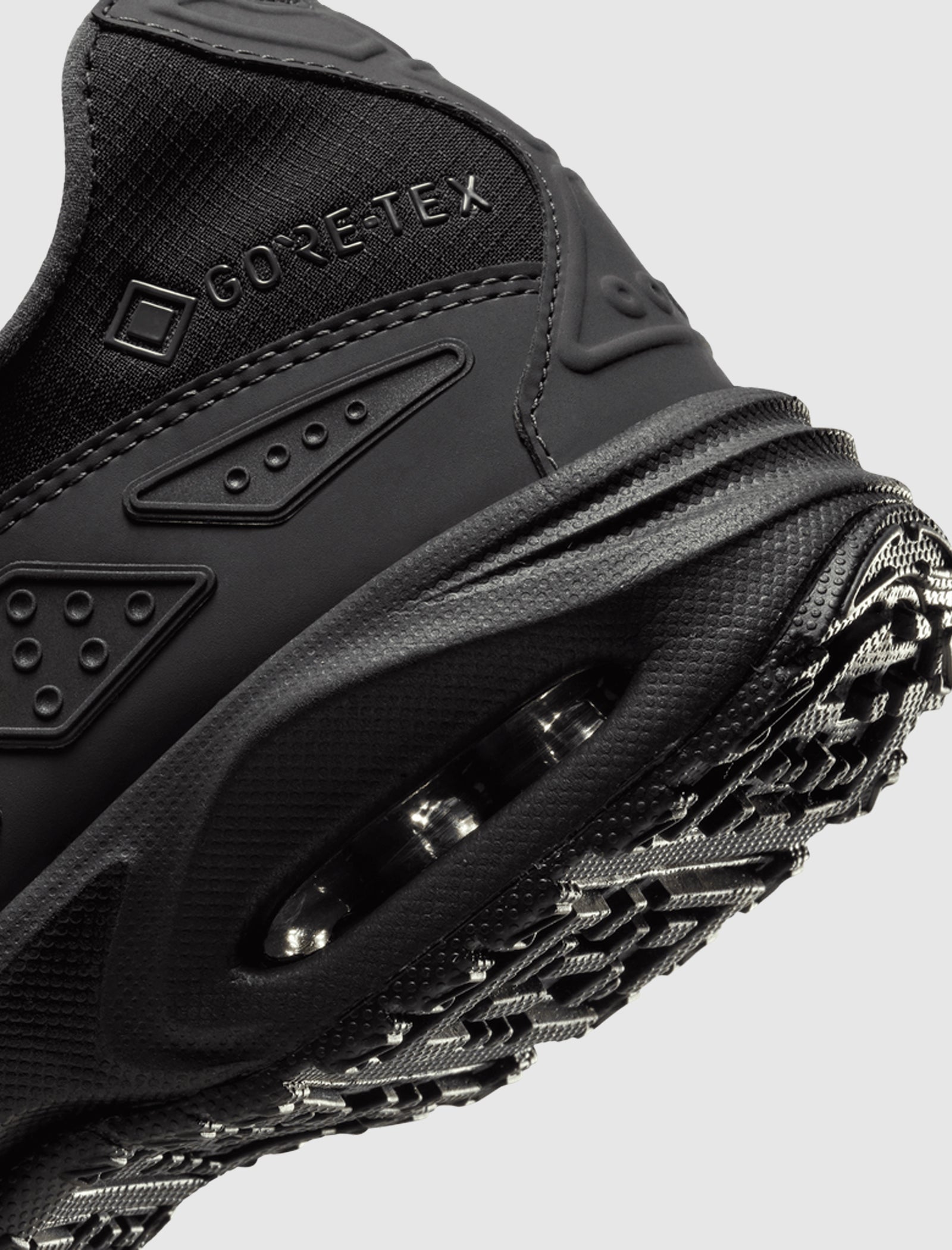 WOMENS AIR MAX SUNDER GORE-TEX