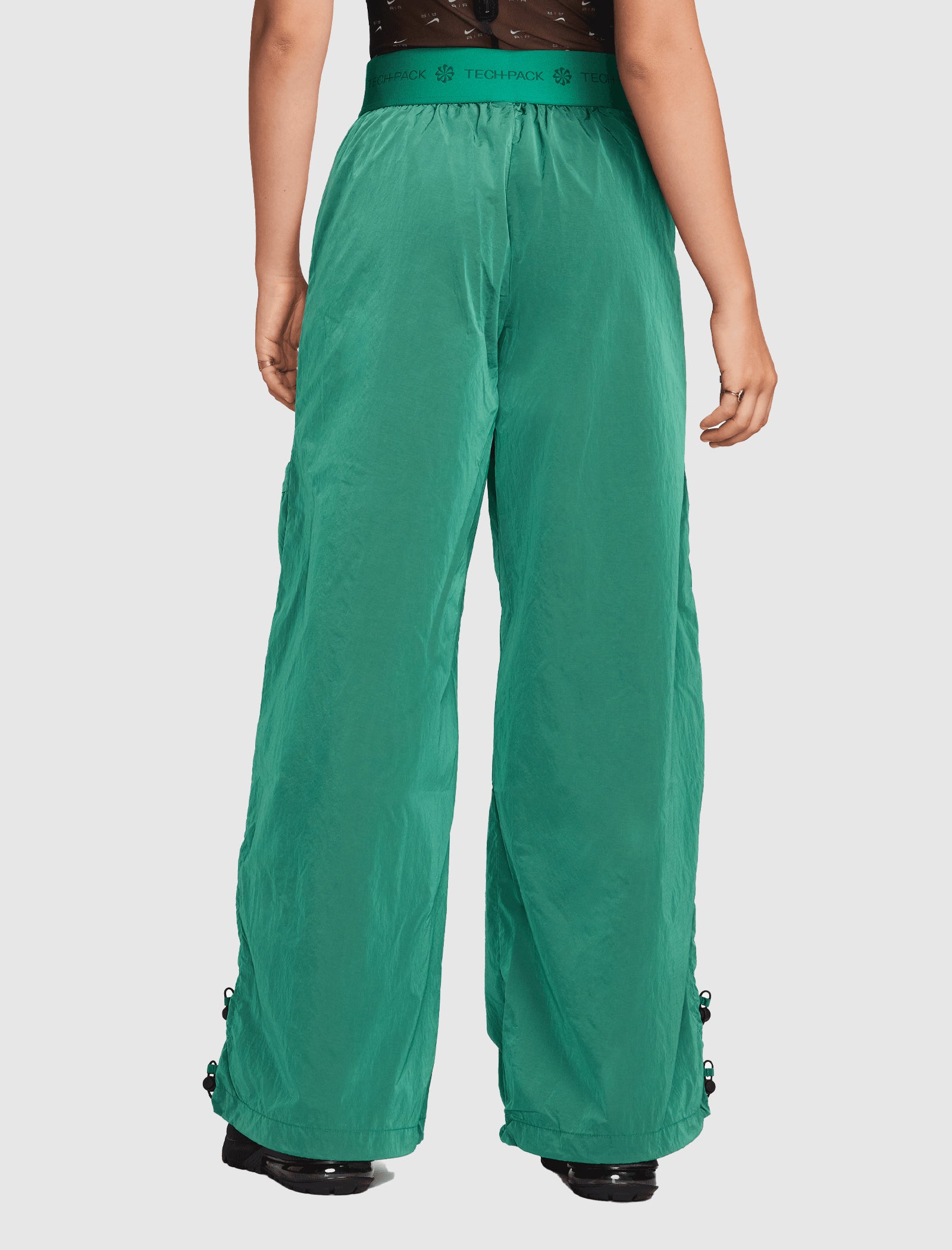 Nike Women s Sportswear Repel Trouser Pants Green Size Large Nylon