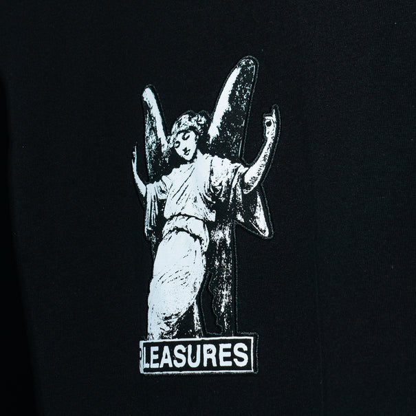 Pleasures: Wearable expressions for an uncertain future