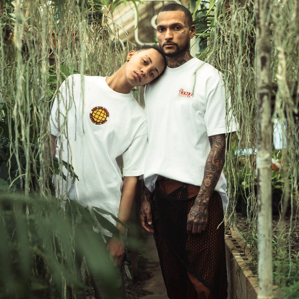 Bueno... It means good