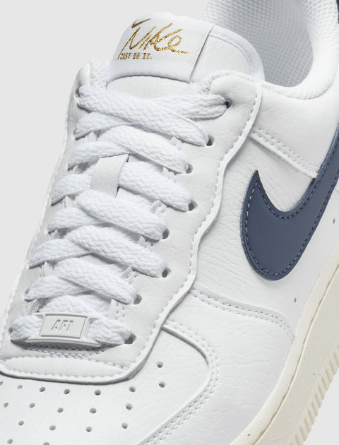 WOMEN'S AIR FORCE 1 '07 NEXT NATURE "WHITE/OBSIDIAN/METALLIC GOLD"