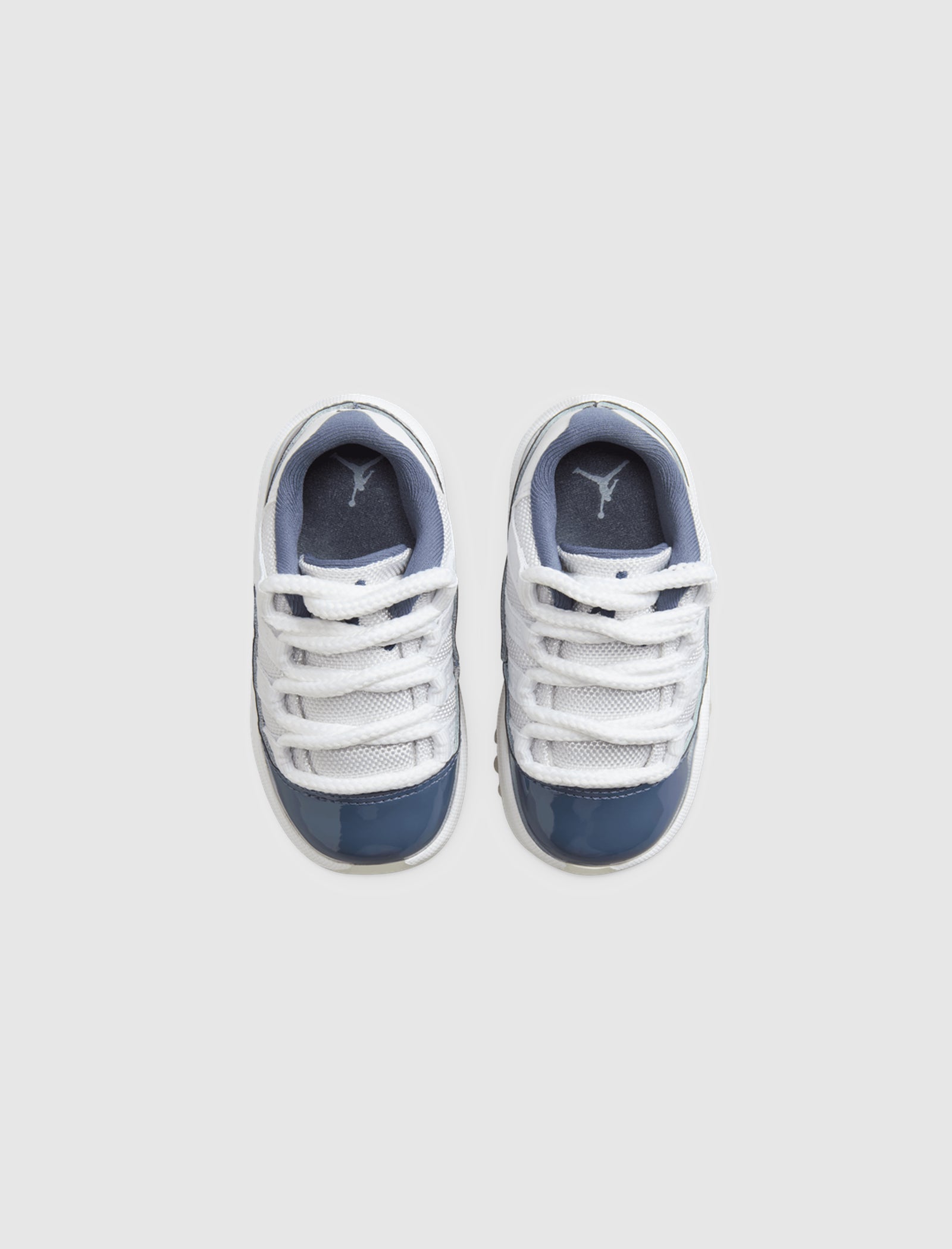 AIR JORDAN 11 RETRO LOW DIFFUSED BLUE TD APB