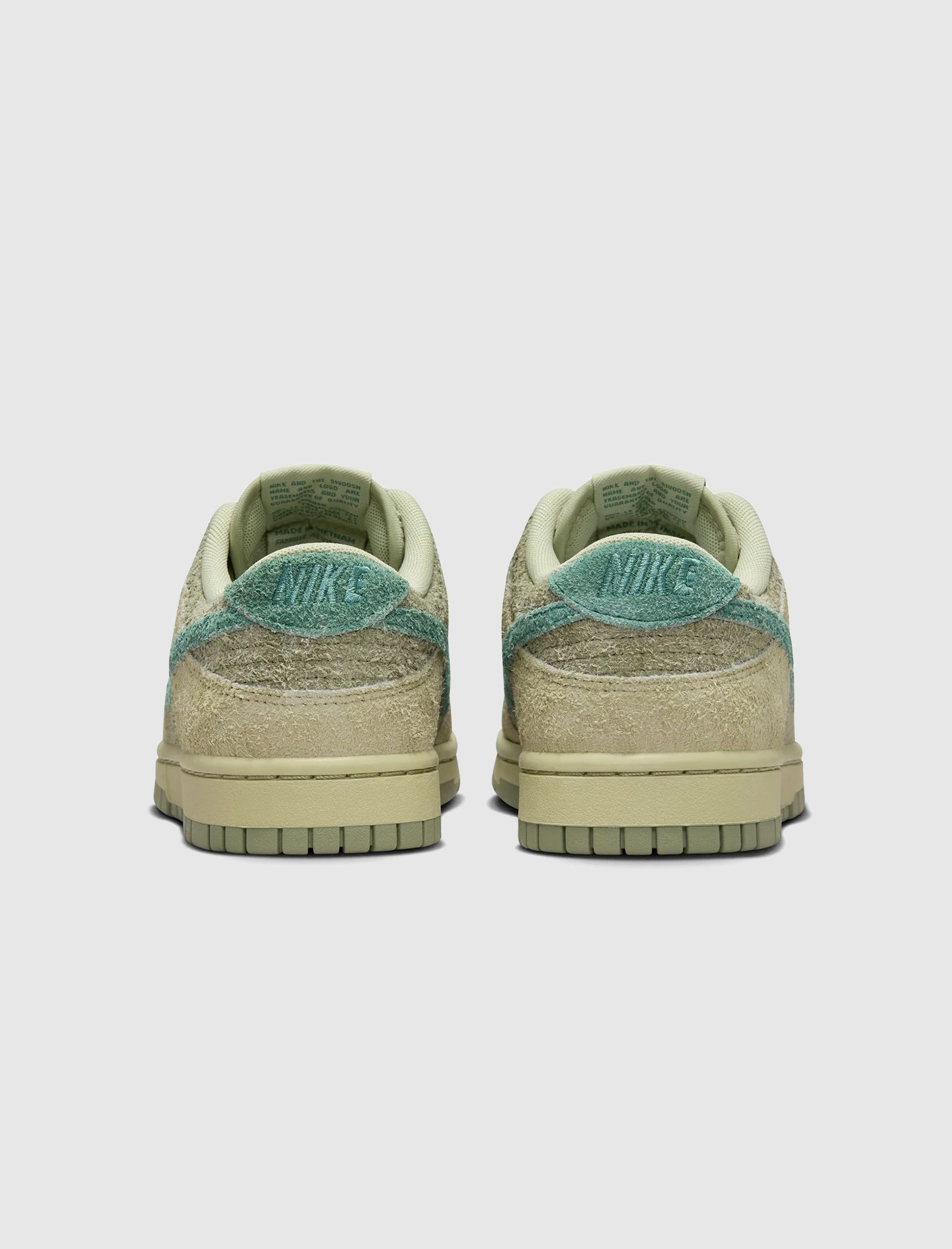 olive aura nike