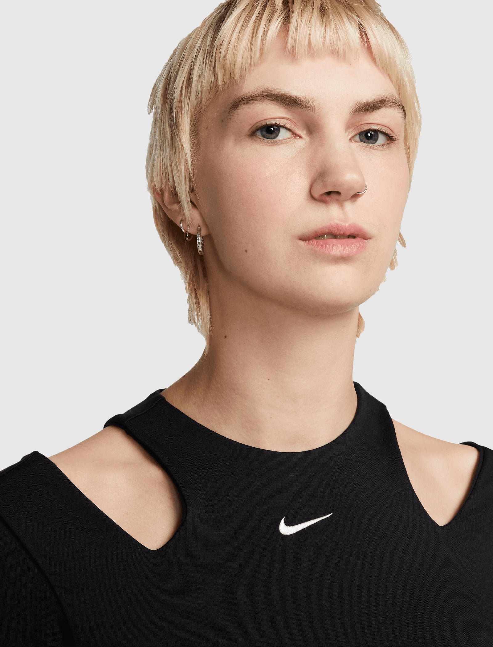 NIKE WOMEN'S ESSENTIAL CUT OUT TOP – APB Store