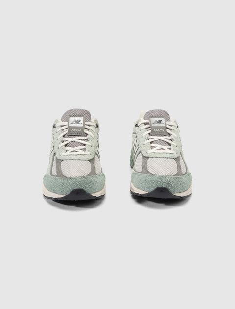 "WILLFUL BIAS" FOR THE WHITAKER GROUP  LITTLE KIDS 990v4