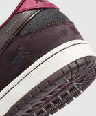 Low-top sneakers - Dark Beetroot