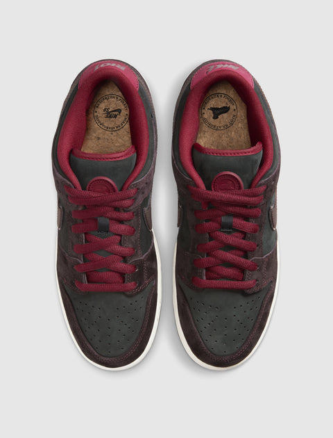 Low-top sneakers - Dark Beetroot