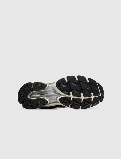 TRIUMPH 4 "WHITE/GOLD"