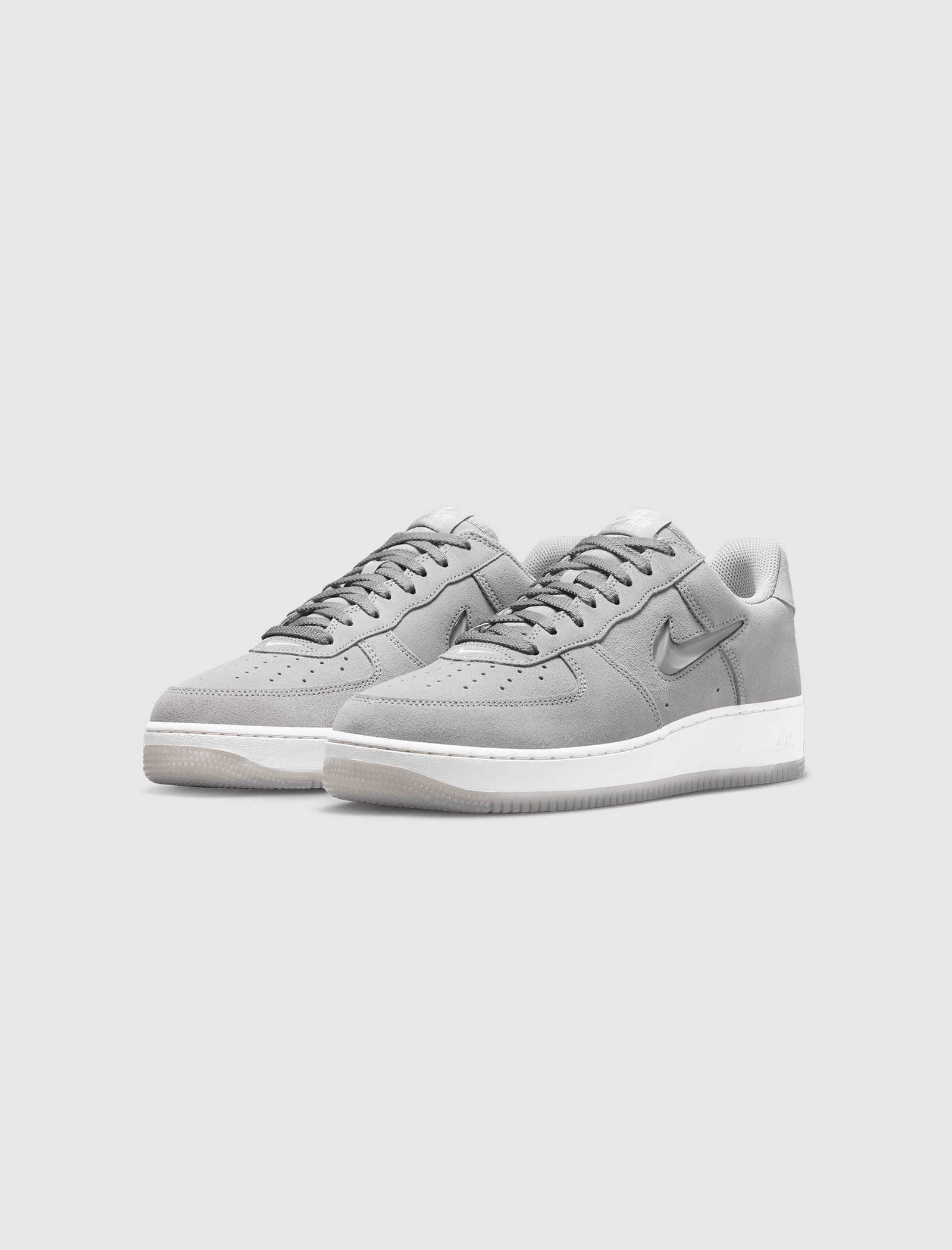 AIR FORCE 1 LOW RETRO COLOR OF THE MONTH