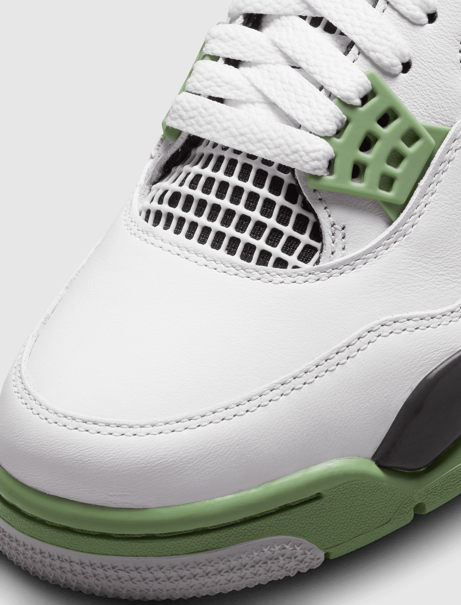 Air Jordan 4 Retro Seafoam Sneakers